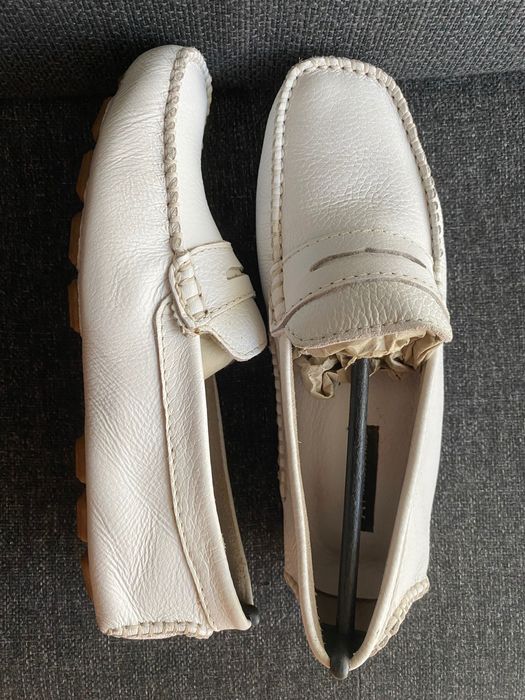 Sapato Mocassim em pele genuína brancos nº35-36