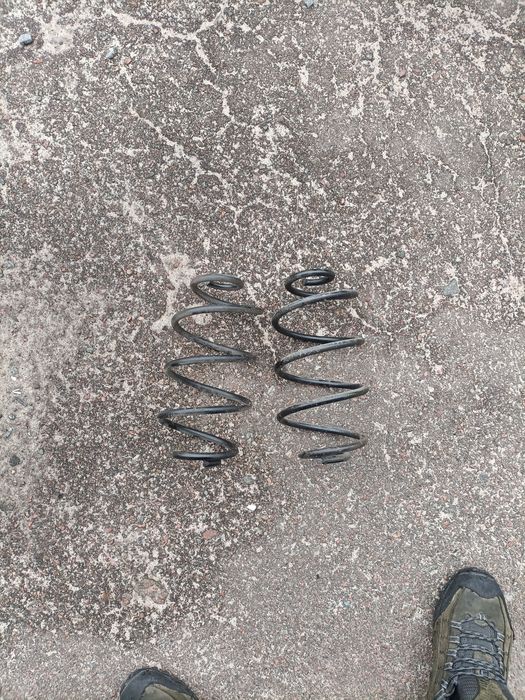 Продам передні пружини Опель Астра