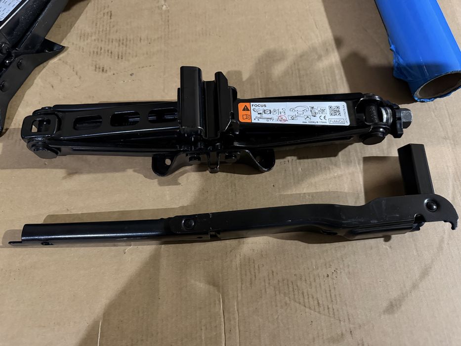 Домкрат Ford original FoMoKo