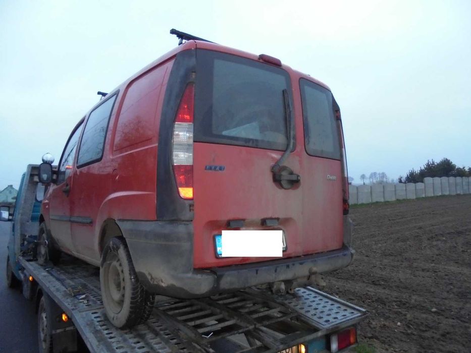 Fiat Doblo 1.9 diesel zwykły, dostawczy, na części, czerwony