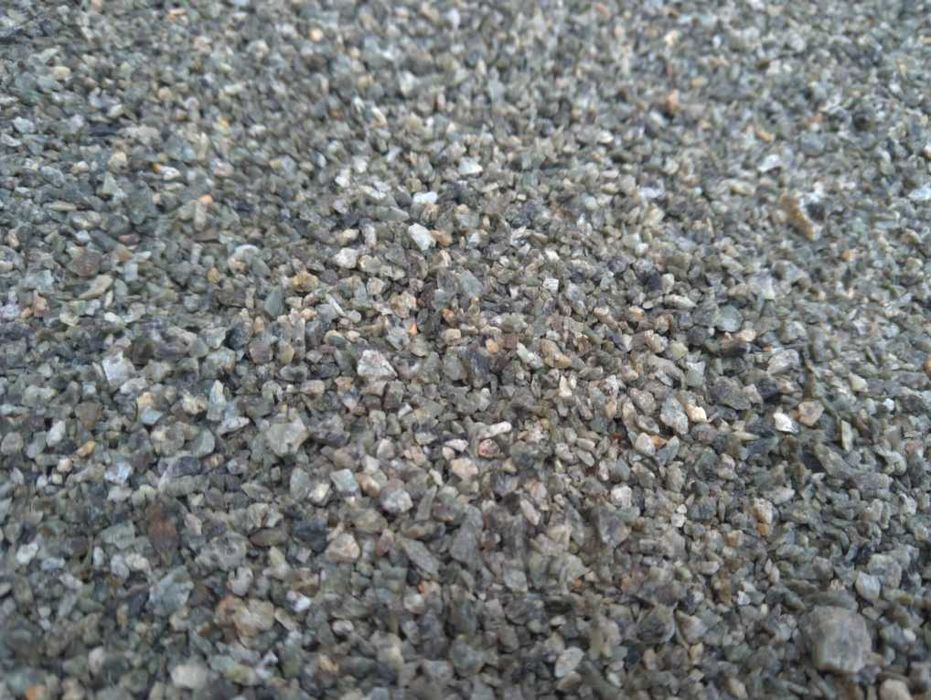 Відсів гранітний навалом та в мішках