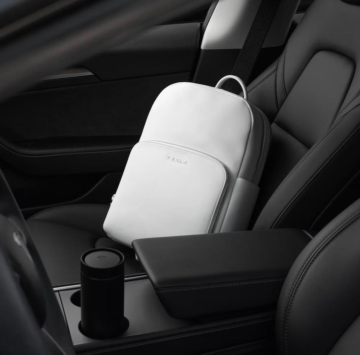 Plecak Tesla  nowy - praca , laptop , szkoła , podróż