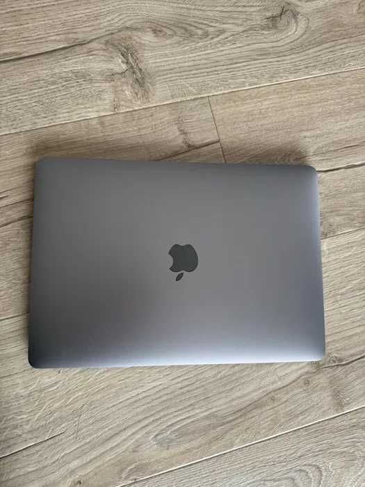 Macbook Pro 2020 13" Bateria 95% Como NOVO