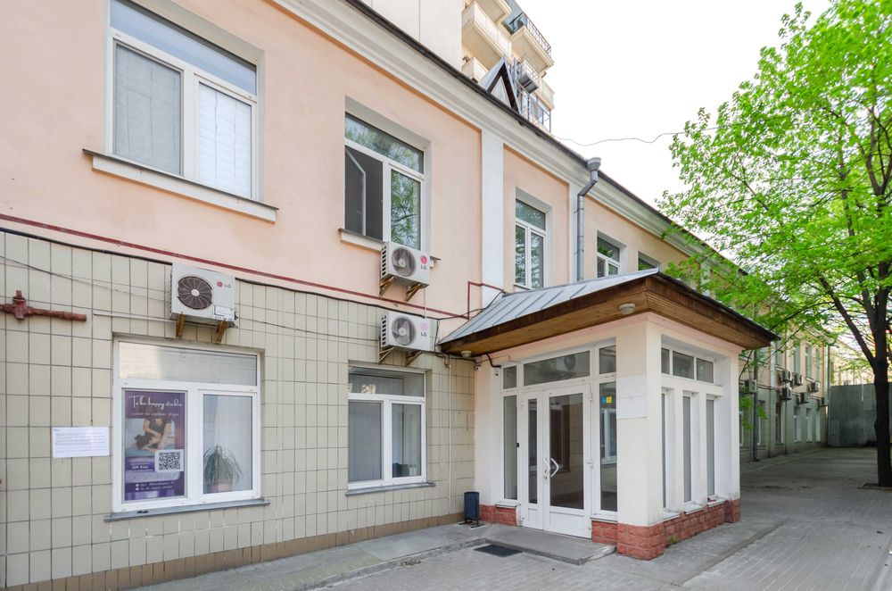 Приміщення під ІНТЕРНЕТ-МАГАЗИН. 24 м2. Щекавицька вул. 6740 грн з ПДВ