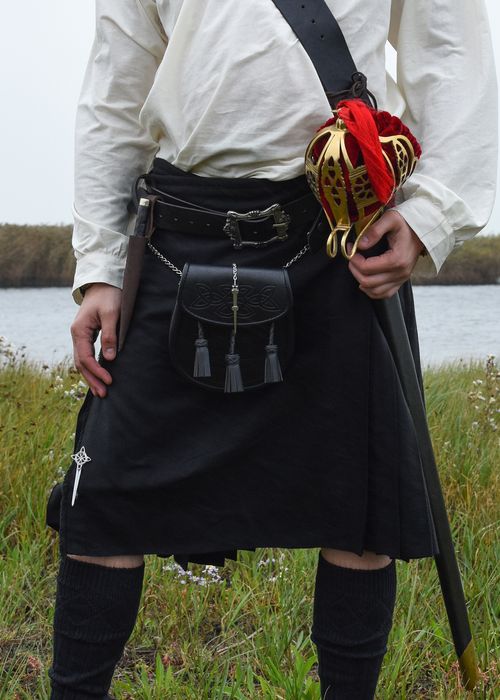 Kilt 8 Yard, Czarny (Gładki), Talia 42 Cale. Bm