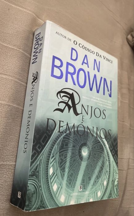 Anjos e Demónios - Dan Brown