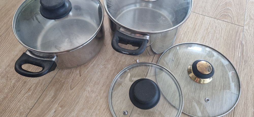 Zestaw garnków i pokrywek