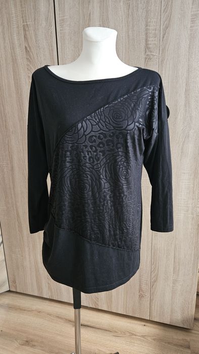 Czarna bluzka tunika mat-piol w różany wzór roz. XL