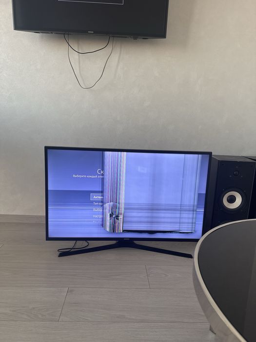 Продам телевізор Samsung на запчастини