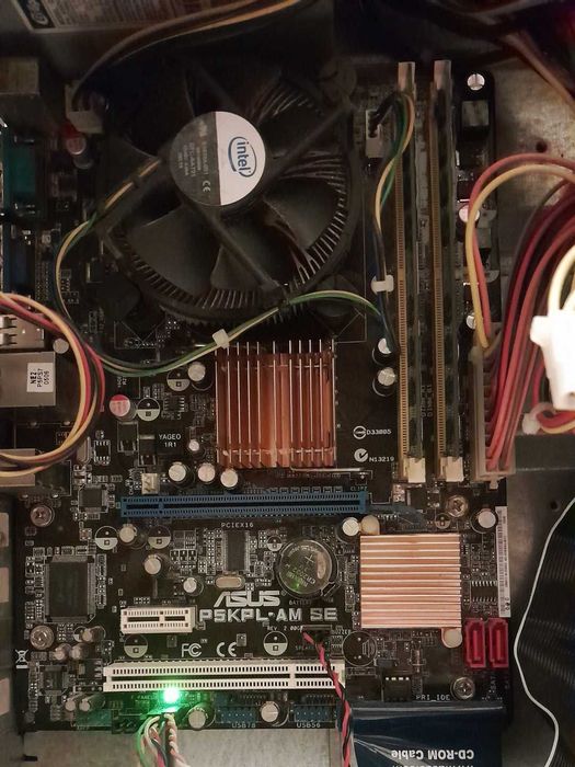 Conjunto Motherboard Asus P5KPL-AM Se + Cpu Intel Dual-Core e5400 + 4GB RAM  (c/ cabos, manuais e espelho)
