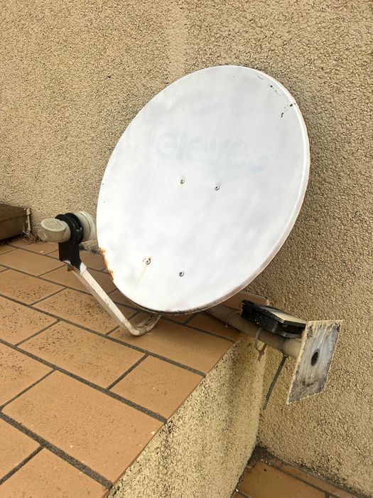 Antena Parabólica TV com suporte