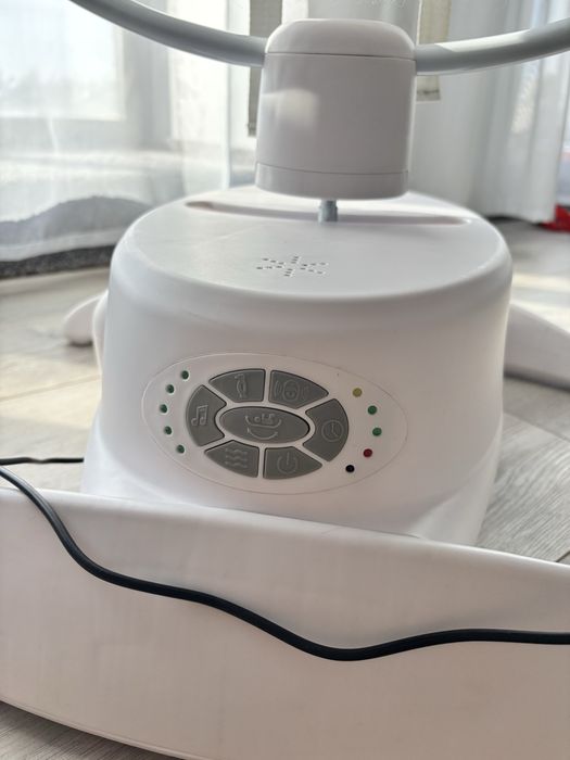 Заколисуючий центр Carrello з мʼякими іграшками