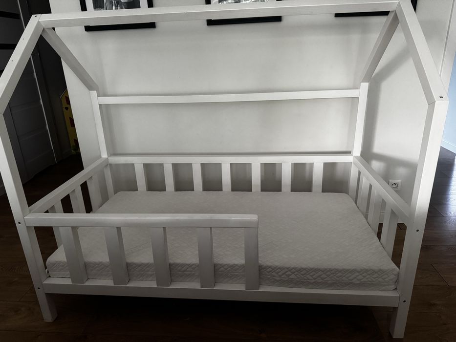 Łóżko domek dzieciece Sweet baby room z materacem