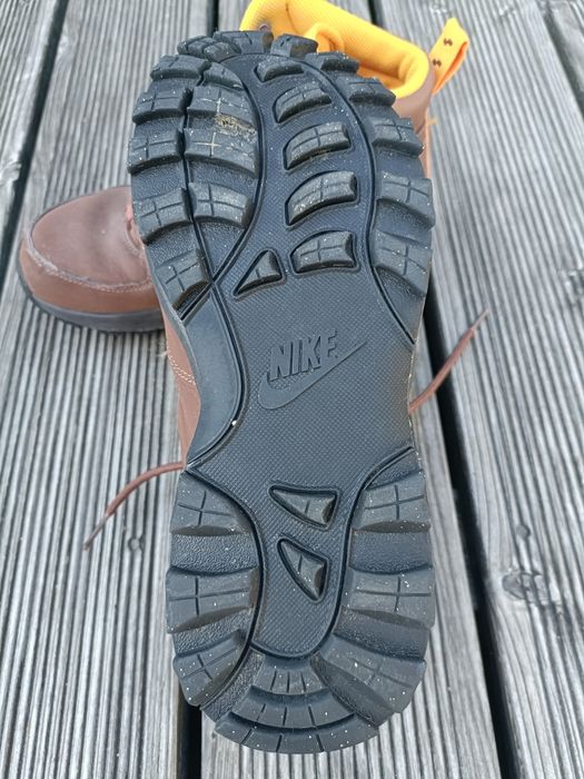 Buty Nike Manoa, używane w dobrym stanie