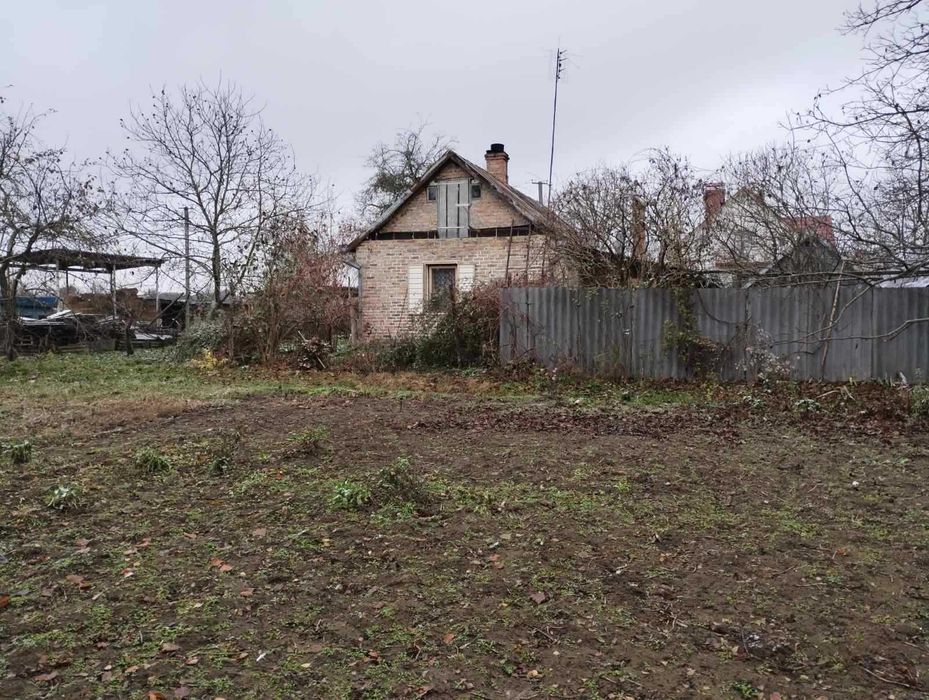 Продається ділянка в с. Гаразджа (зі старим будинком)