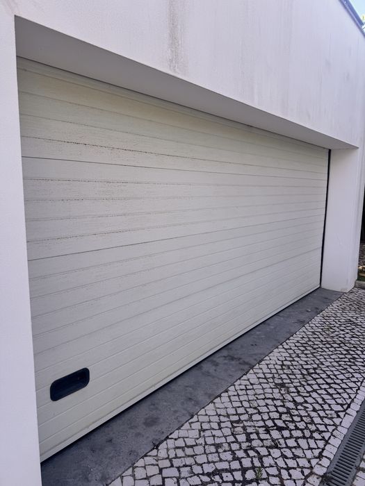 Portão de Garagem Seccionado Duplo