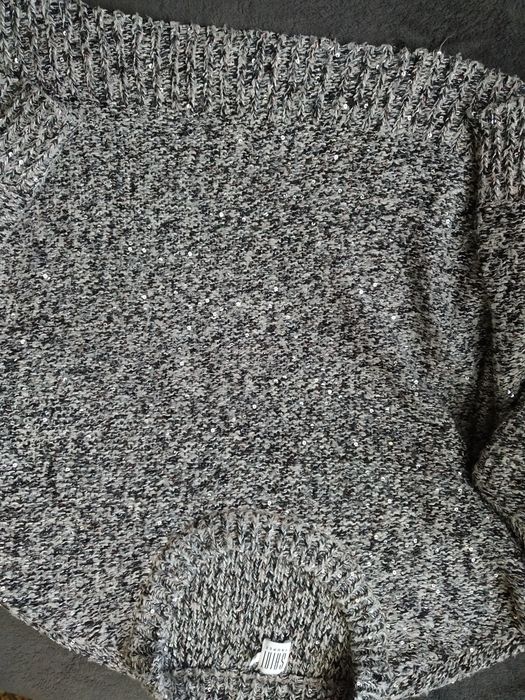 Sweterek z cekinami S/M