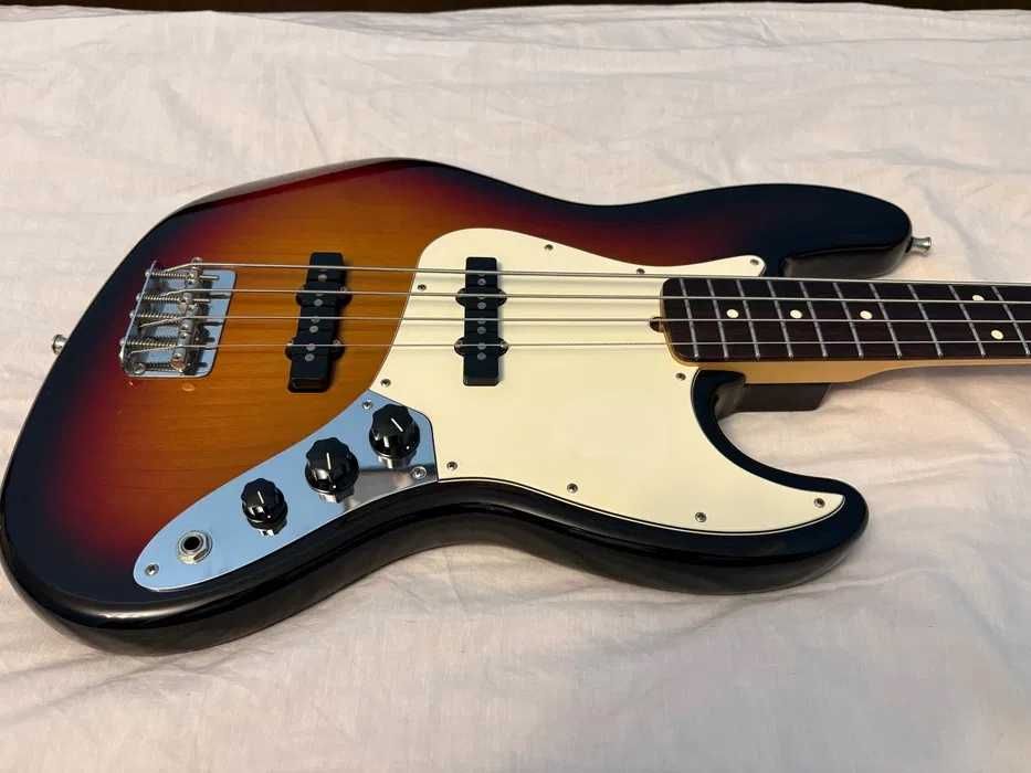 Бас-гитара   Fender Jazz Bass 2011 USA
