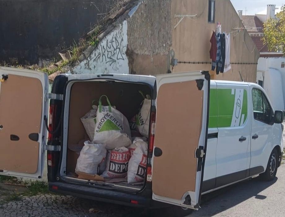 SETÚBAL PALMELA BARREIRO MOITA ALCOCHETE MONTIJO SESIMBRA e SEIXAL contentores e carrinhas p/recolha de entulho de obras e lixo misturado ou separado