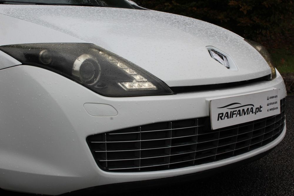 Renault Laguna Coupe 2.0 dCi Dynamique S 4Control