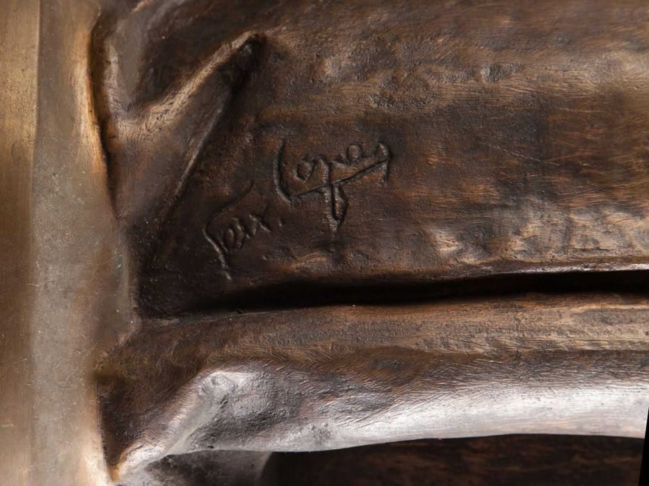 António Teixeira Lopes - Escultura: "Caridade"