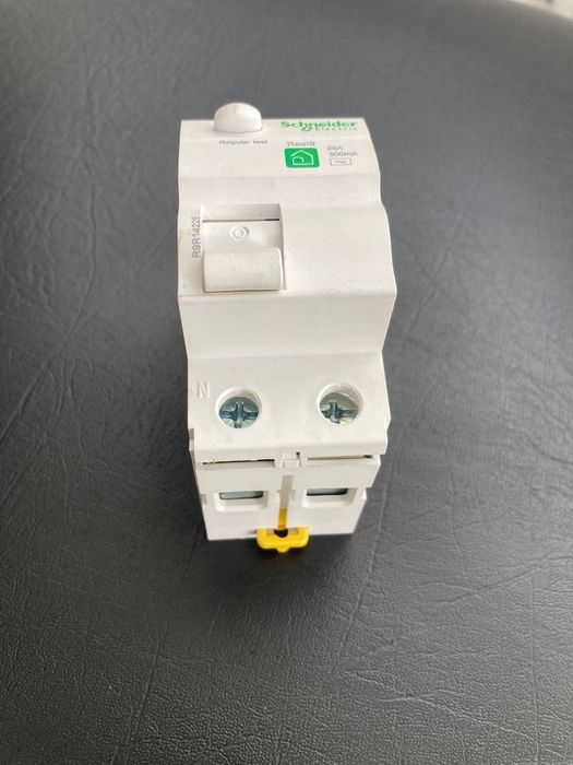 Schneider - Interruptor diferencial - 25A - 300mA
