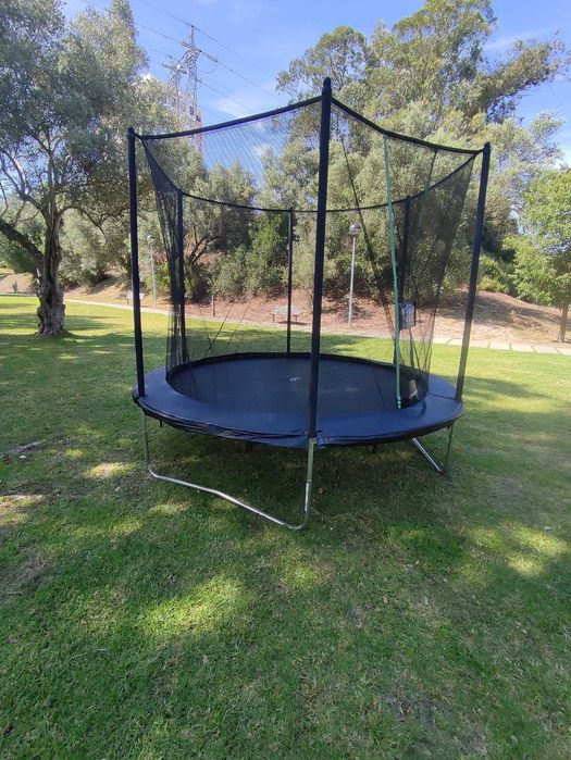 Aluga-se Trampolim