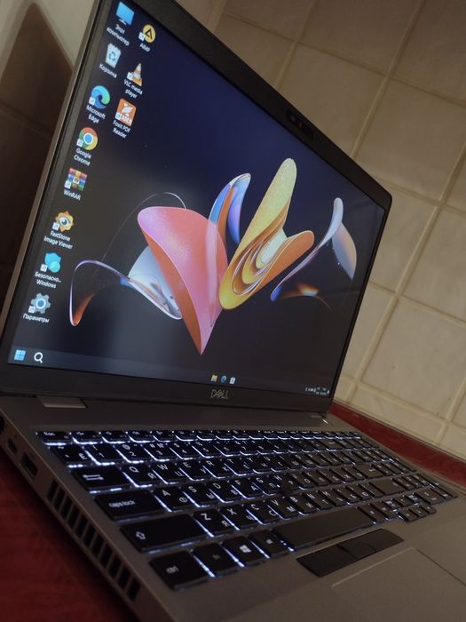 Потужний Dell  i7 10th 8*1.9-4.8Ghz/16