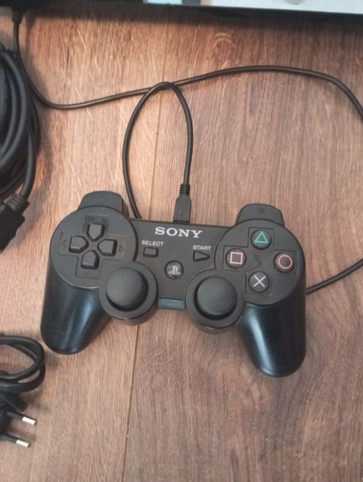Sony PlayStation 3 500 GB в хорошем состоянии