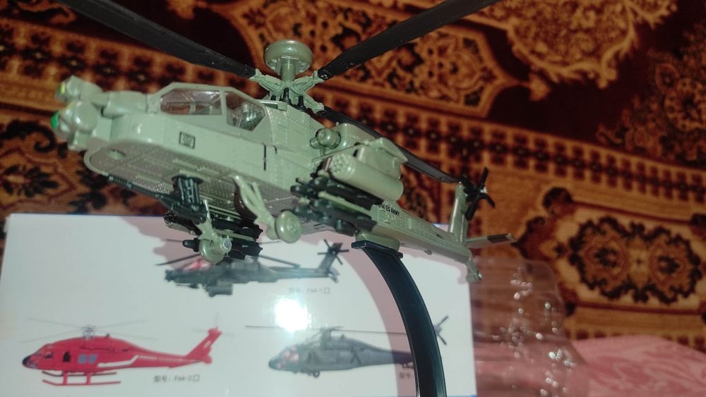 AH-64 Apache, Апач, вертолет 1/75: 1 000 грн. - Вертолеты