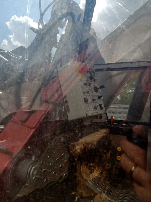 Rębak Biber na podwoziu Mercedes Actros 4143