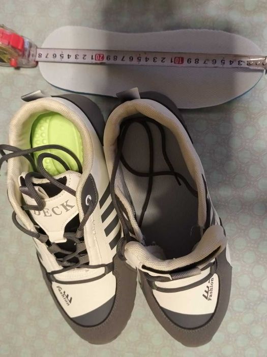 Кросівки на платформі 44/43  р.