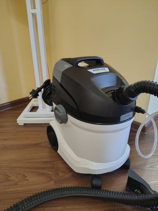 Мийний пилосос Karcher SE 5 1.081-230.0 для сухого та вологого прибирання килимів меблів салону автомобіля та твердих покриттів
