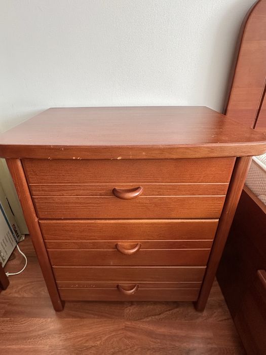 Cama com colchão para quarto