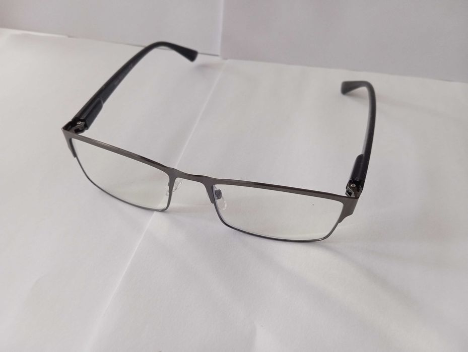 Okulary plusy + 4 dioptry z antyrefleksem +gratisy