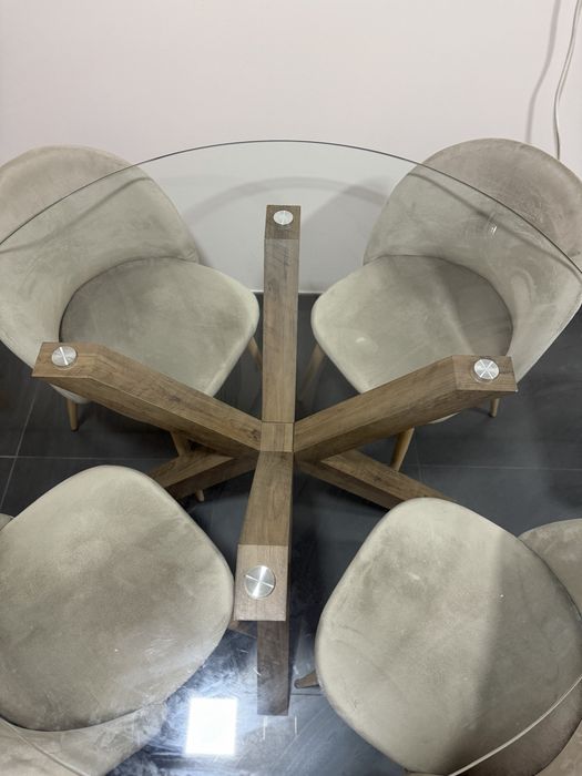 Conjunto mesa redonda + 4 cadeiras | Kave Home/Sklum