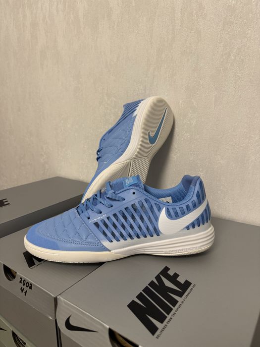 Футзалки Nike Lunar Gato