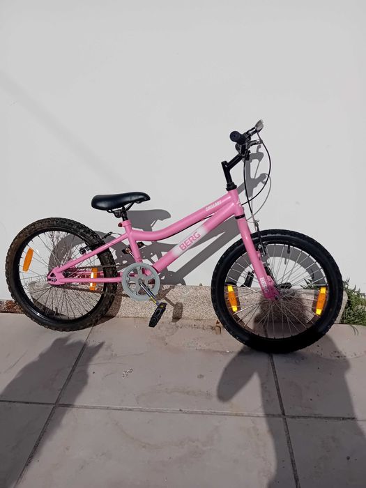 Bicicleta Criança Marca Berg cor de rosa
