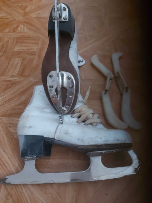 Коньки детские "канады", фигурные и др.