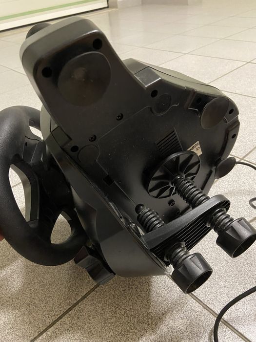Volante Guillemot Force Feedback Racing Wheel USB