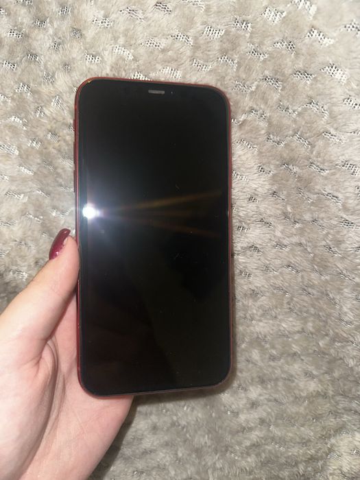 Iphone 11 red, айфон 11 червоний