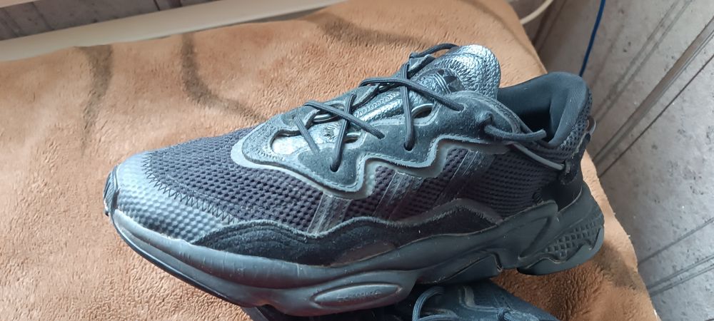 Кросівки Adidas ozweego