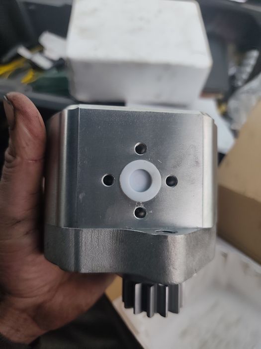 Pompa wspomagania ursus c 360 3p/ MF 3