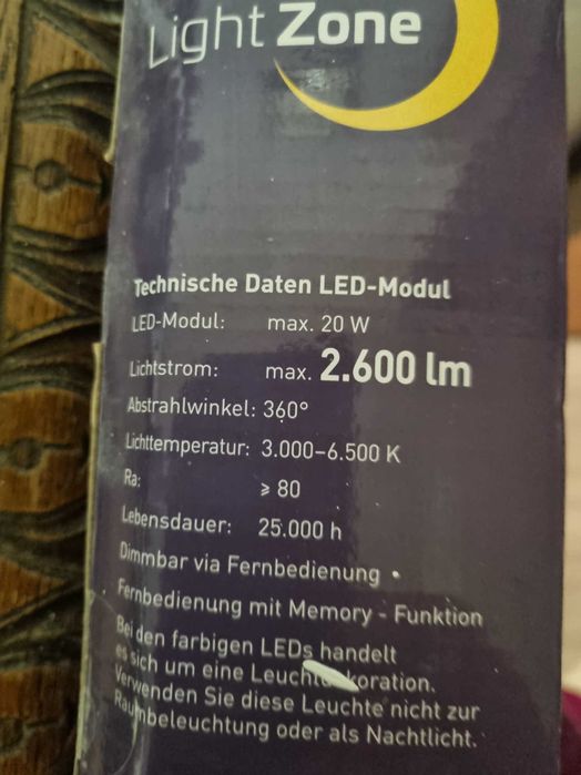 Lampa LED z efektami