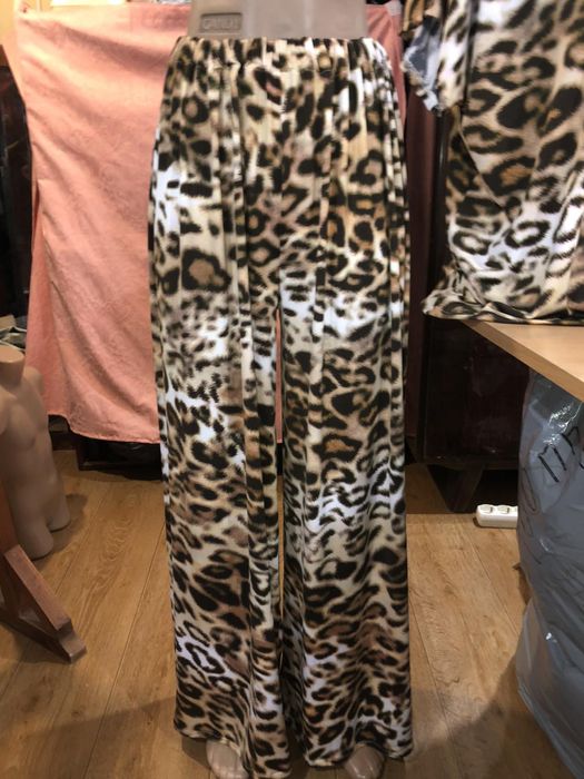 Костюм трійка новий жіночій