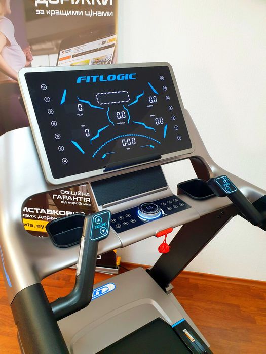 Бігова доріжка FitLogic T68C