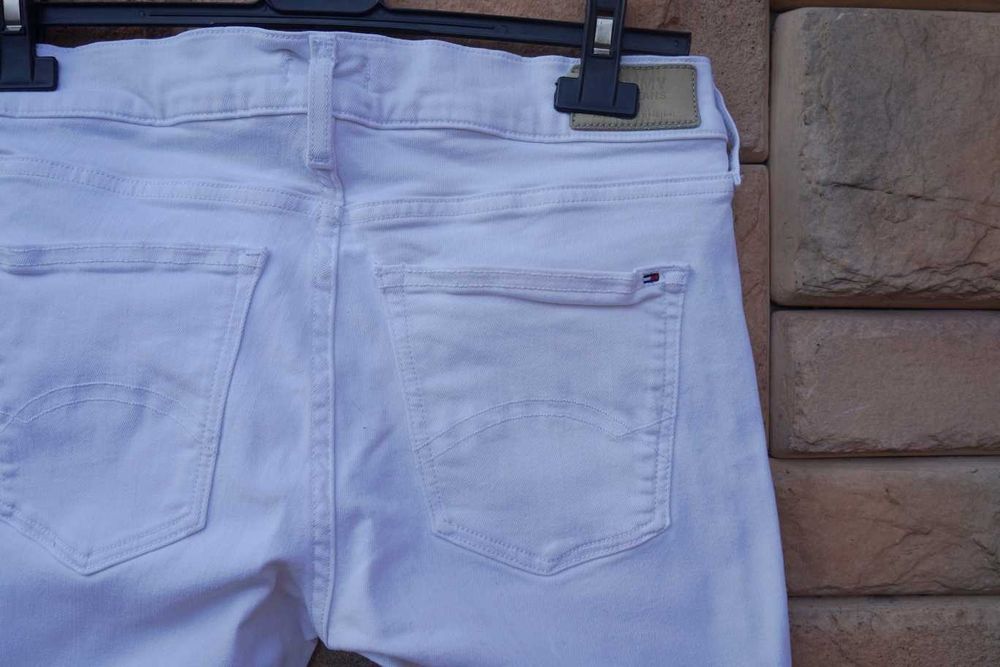 Białe spodnie 7/8 Tommy Hilfiger 29/30