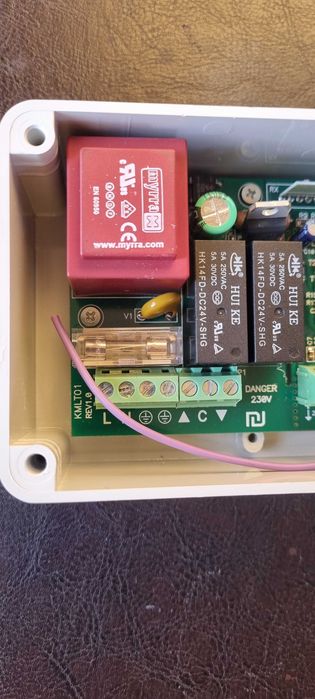 Quadro de grade/estore 220 V c/ comando