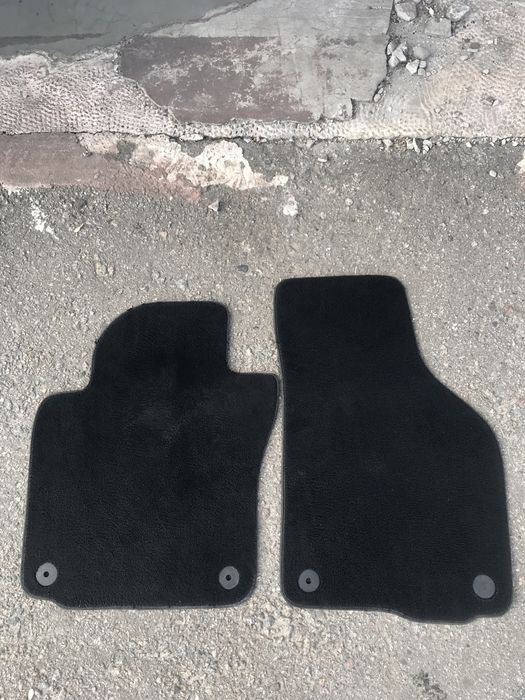 Продам пару ковров шкода октавия