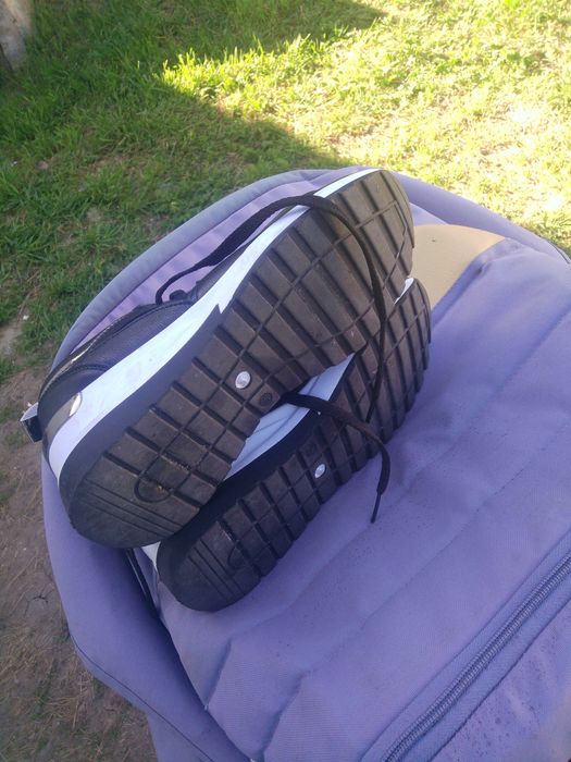 Кросівки жіночі гучі